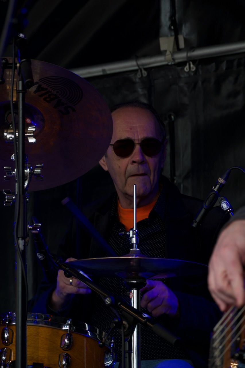 Shoot the Breeze live op het podium