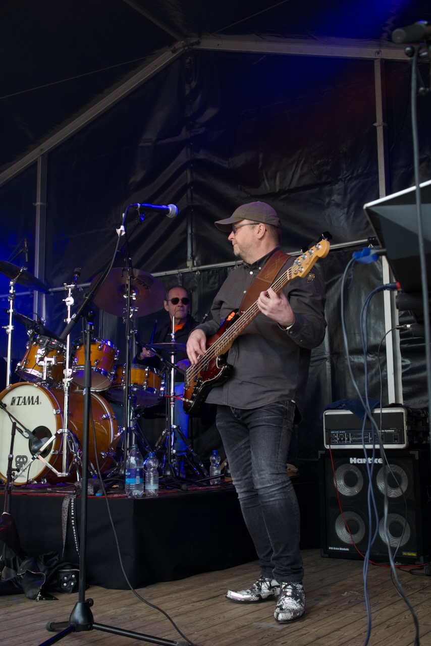 Shoot the Breeze live op het podium