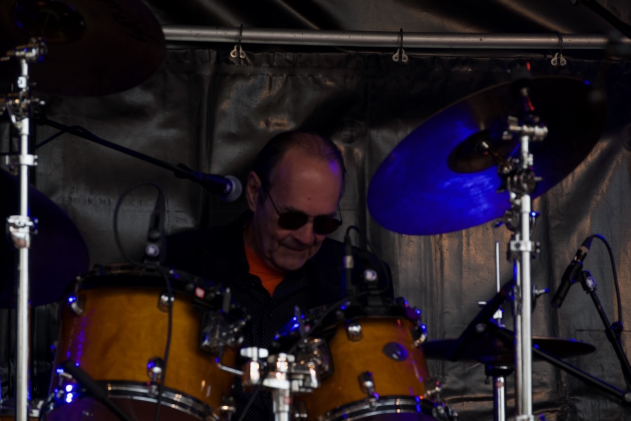 Shoot the Breeze live op het podium