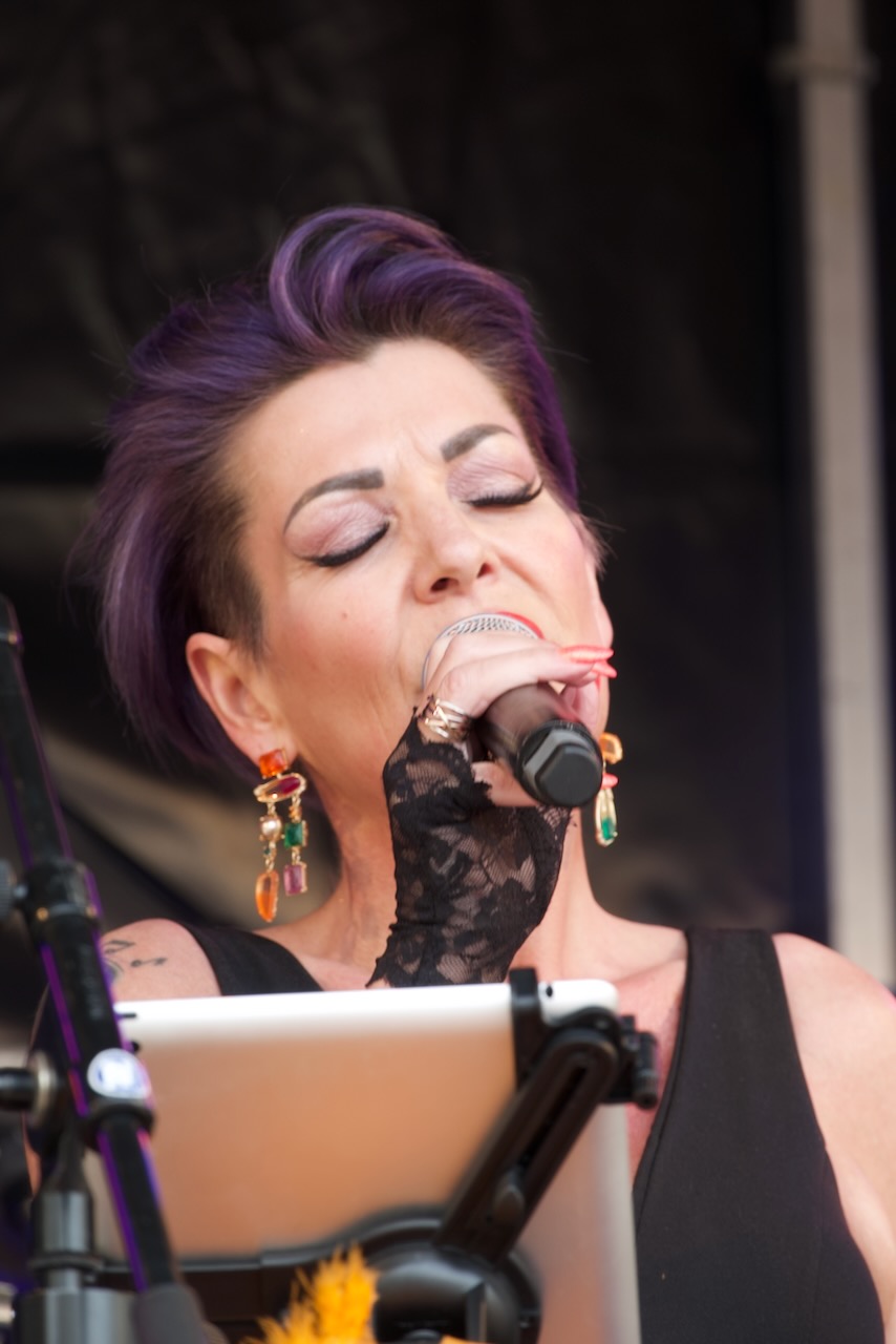 Shoot the Breeze live op het podium