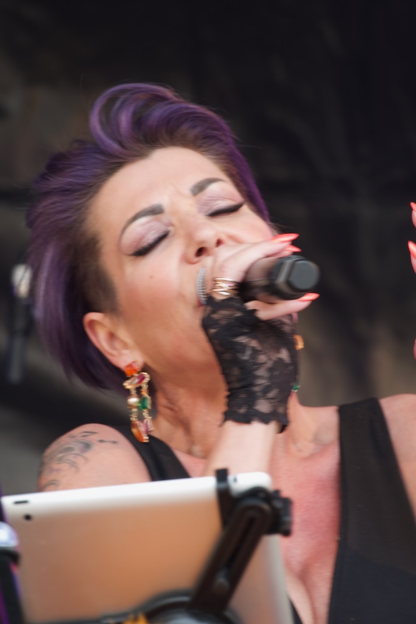 Shoot the Breeze live op het podium