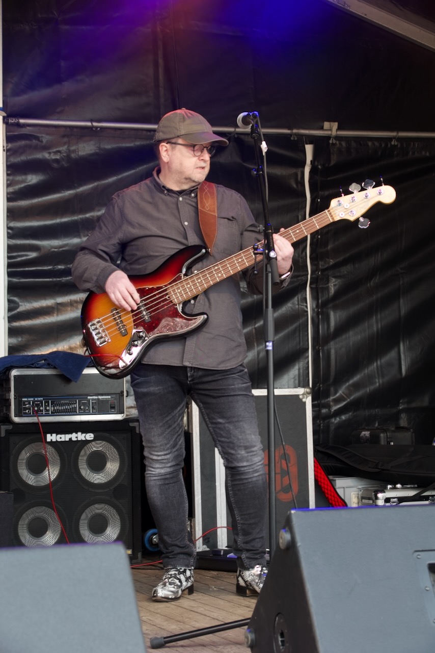 Shoot the Breeze live op het podium