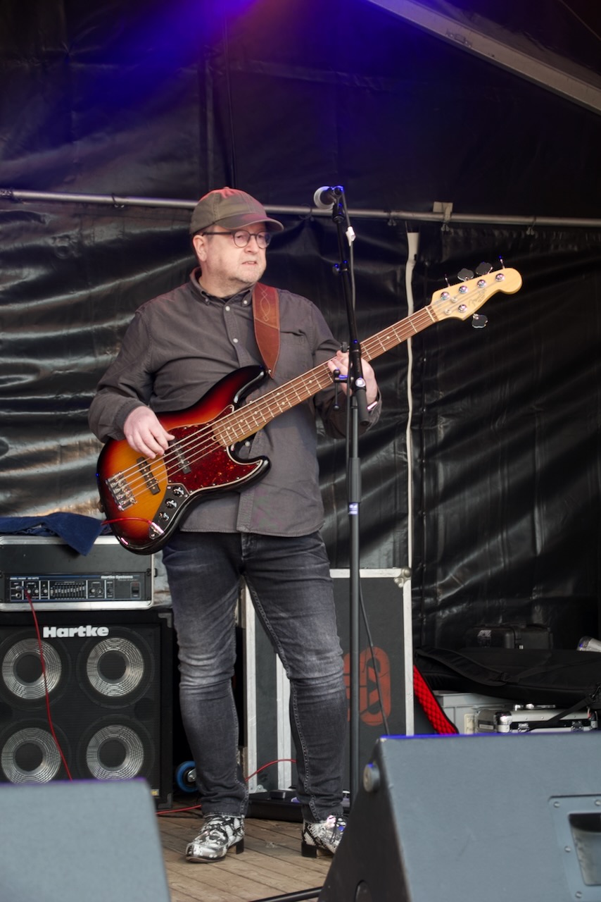 Shoot the Breeze live op het podium