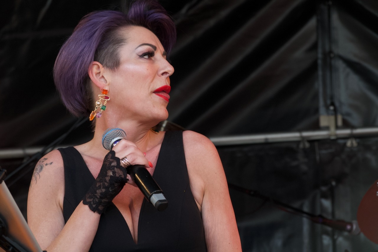 Shoot the Breeze live op het podium