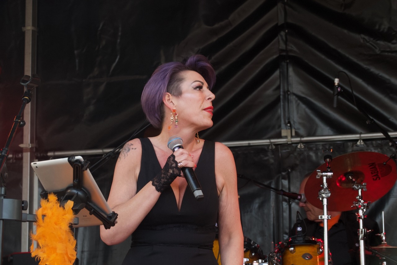 Shoot the Breeze live op het podium