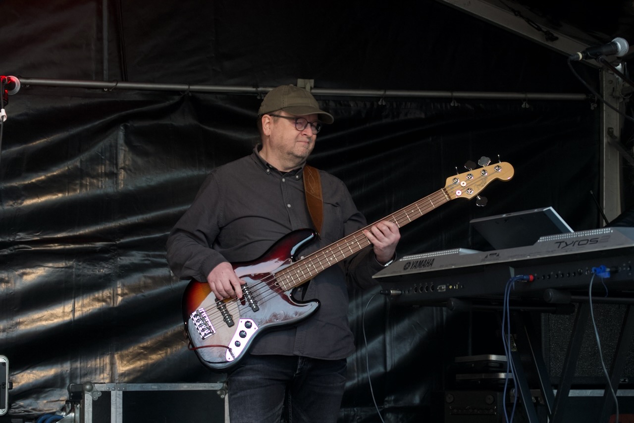 Shoot the Breeze live op het podium