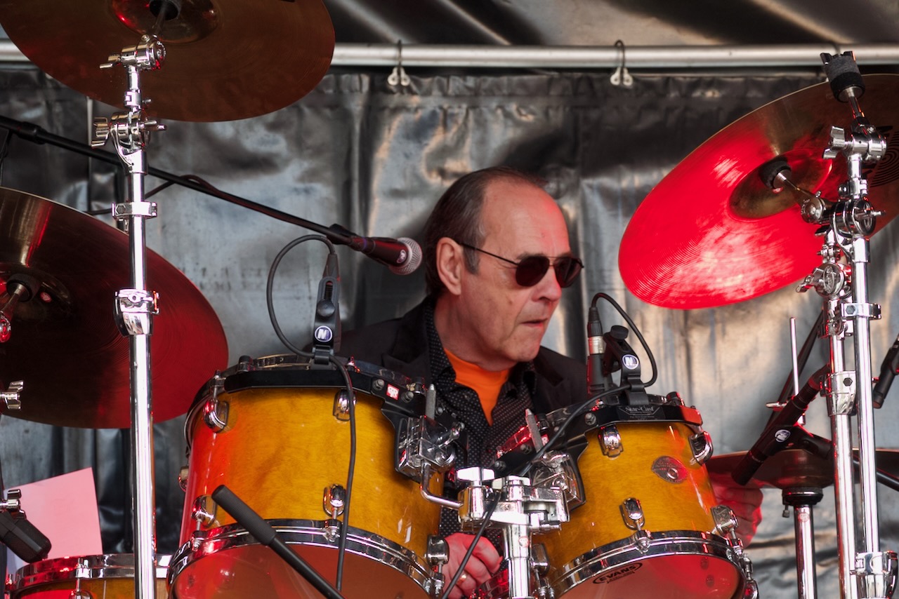 Shoot the Breeze live op het podium