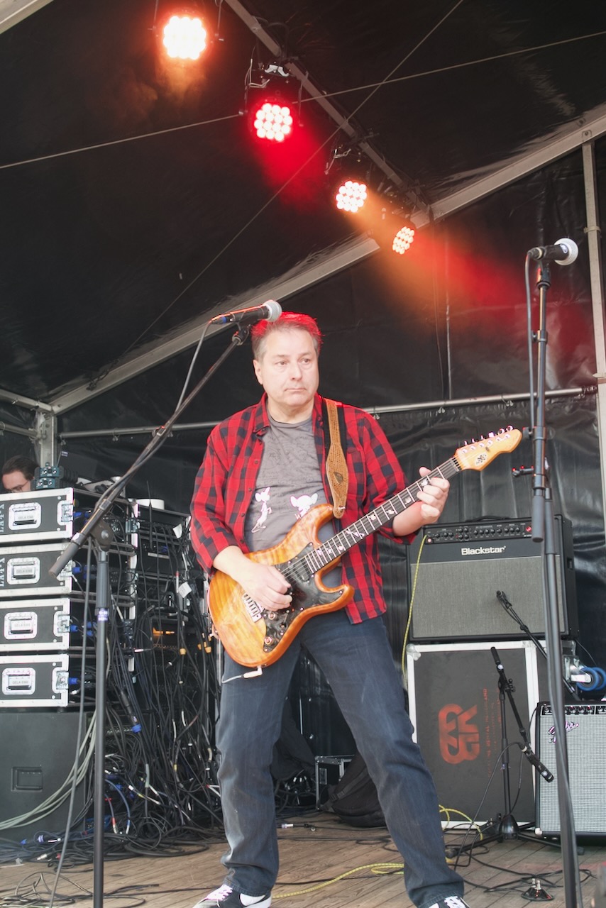 Shoot the Breeze live op het podium