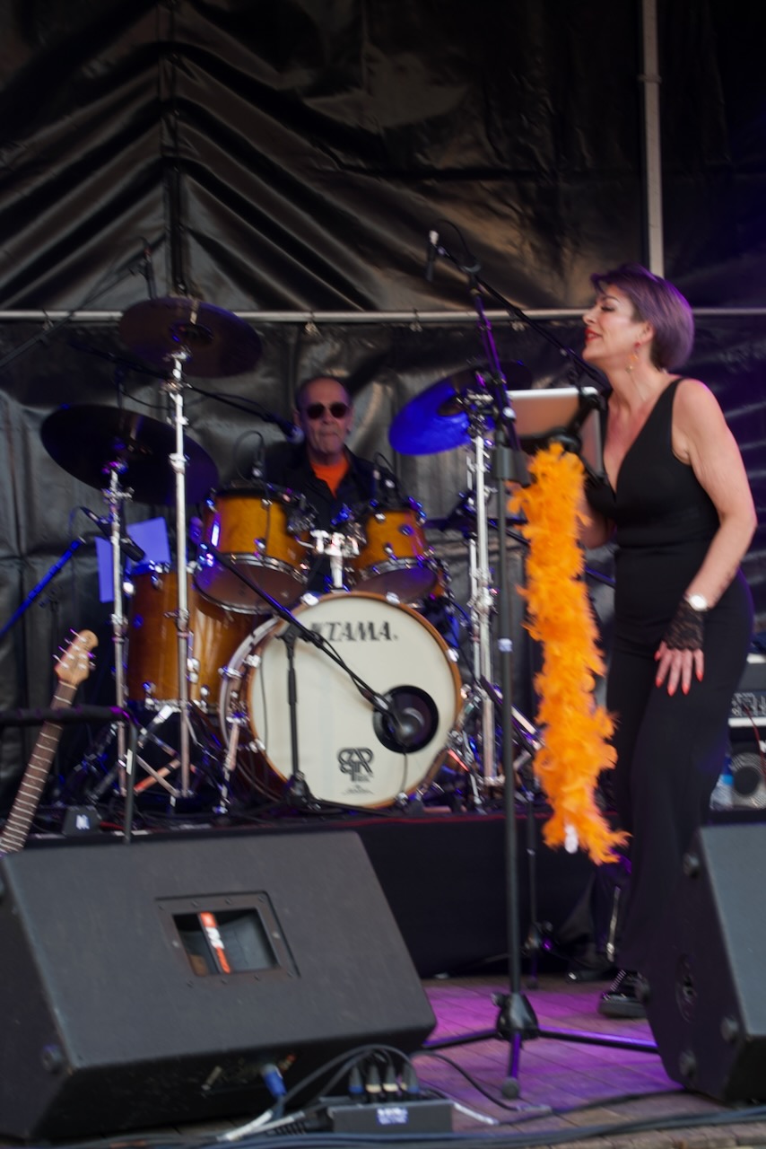 Shoot the Breeze live op het podium